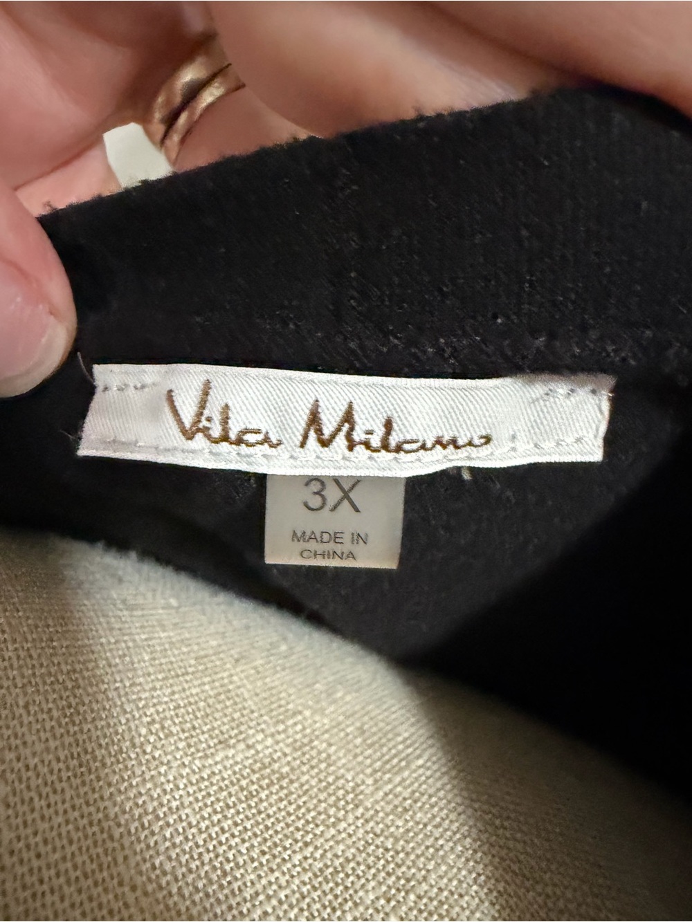 Women's Vila Milano black short-sleeve V-neck cardigan with gold buttons. 3X - Picture 3 of 6